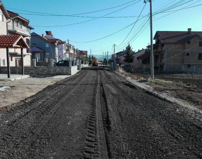 Тампонирање на улици во населба Перо Чичо (Гладно Поље)
