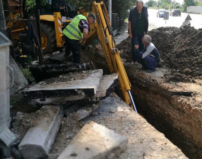 Поврзување на нов крак на атмосферска канализација на ул. ЈНА преку ул. 11 Октомври со ул. С. Арсов