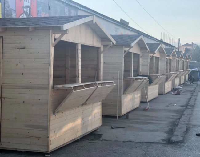Модернизација на градскиот пазар, поставивме мобилни куќички