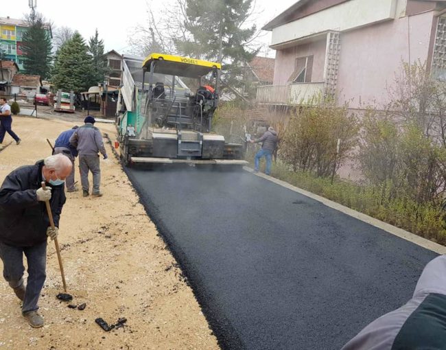 Изграден  паркинг простор во функција на атлетскиот полигон и училиштето кај Соколански парк во рамки на партерното уредување на СОУ “Наце Буѓони”