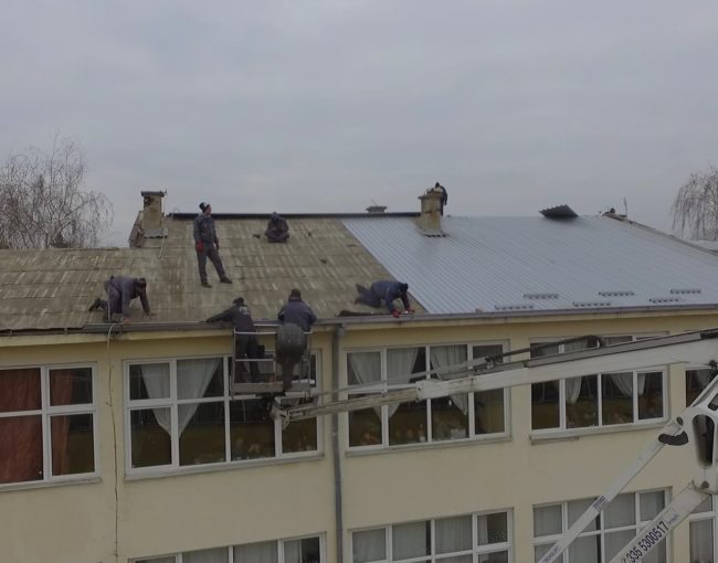 Реконструкција на кров во ООУ “Магдалена Антова” во населба Карпош