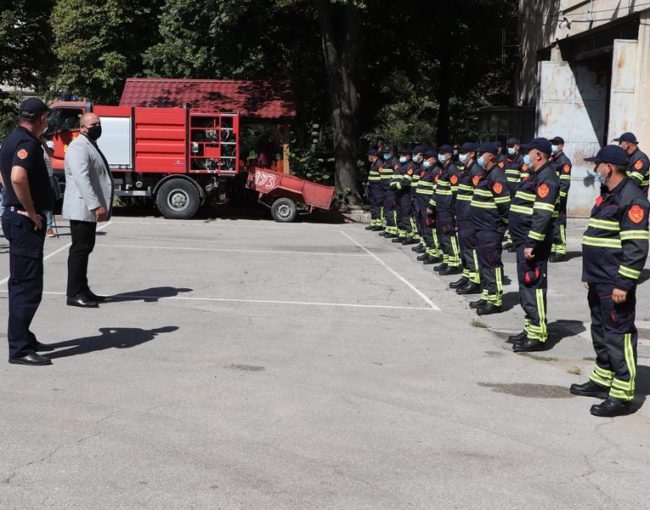 Пожарникарите од Територијалната противпожарна единица Куманово добија нова заштитна опрема