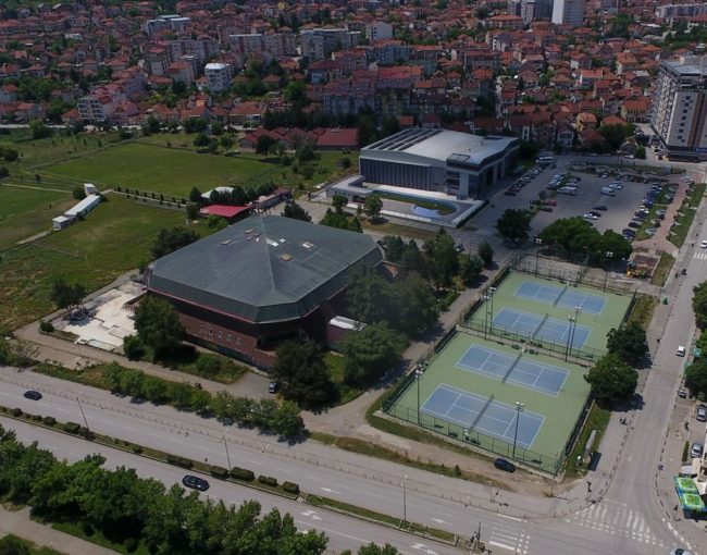 Започнуваме со реконструкција на кровната конструкција на спортската сала
