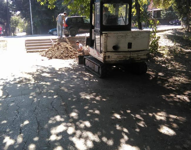 Замена на старата азбестна водоводна мрежа на ул.  4-ти Јули, ул. Страшко Арсов и ул. Србо Томовиќ