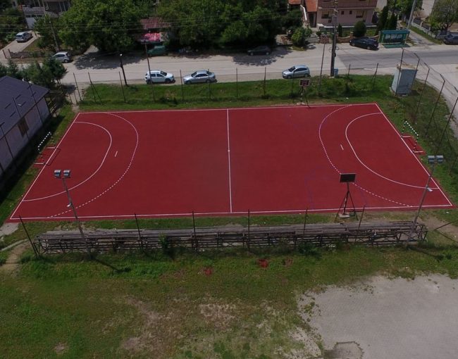 Реконструирано е игралиштето во Долно Којнаре со нова еластична спортска подлога (тартан)