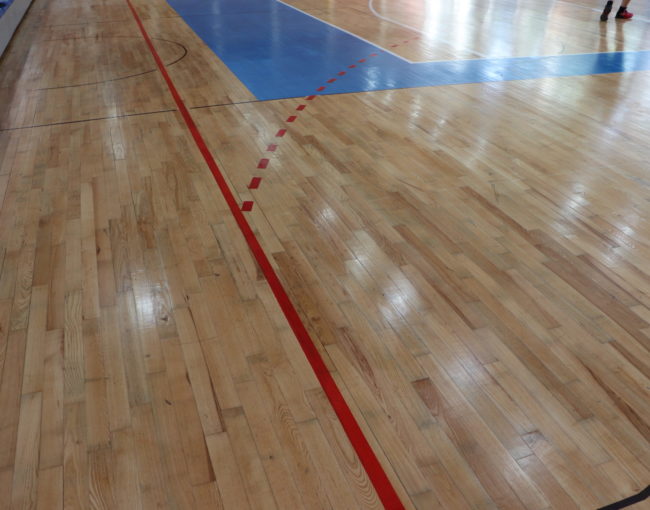 Лакирање и репарација на паркет во спортската сала во главниот објект на училиштето СОУ Перо Наков