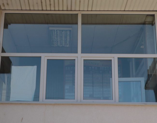 Реновирање на простории во зградата на ЗИК со настава на албански наставен јазик со замена на вратата на главниот влез на училиштето и врати на тоалетите, замена на старите прозорци со нови термопан прозорци во ходниците во ОСТУ Наце Буѓони